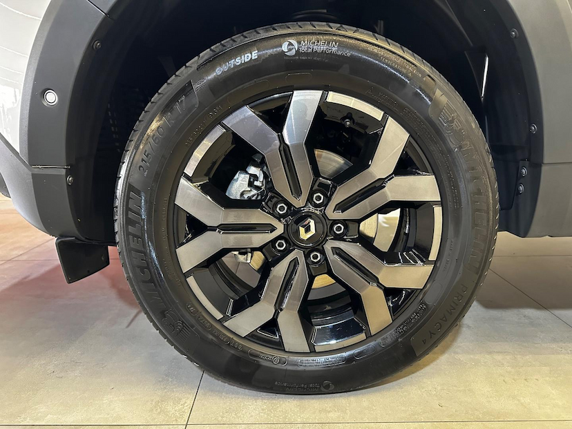 Foto do veículo RENAULT DUSTER  ICONIC PLUS 1.6 16V FLEX AUT. 2025 13.519 KM 118.900,00