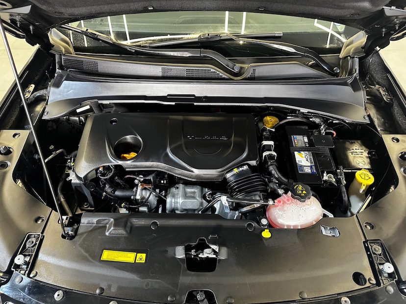 Foto do veículo JEEP COMPASS  LONG. T270 1.3 TB 4X2 FLEX AUT. 2022 46.570 KM 129.900,00
