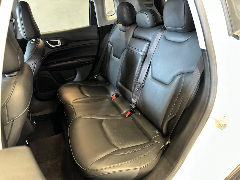 Foto do veículo JEEP COMPASS  LONG. T270 1.3 TB 4X2 FLEX AUT. 2022 19.746 KM 128.900,00