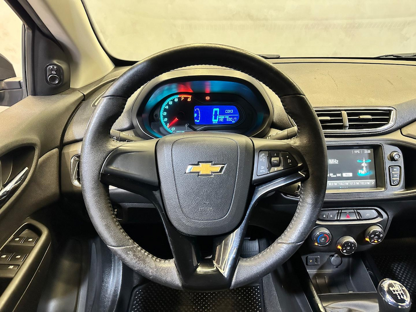 Foto do veículo CHEVROLET ONIX  1.4MT LTZ 2017 68.100 KM 62.900,00