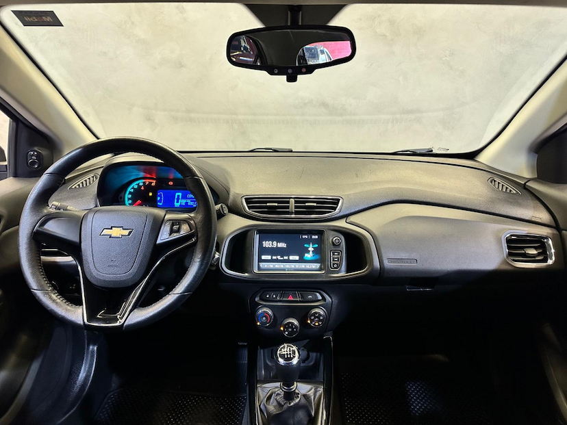 Foto do veículo CHEVROLET ONIX  1.4MT LTZ 2017 68.100 KM 62.900,00