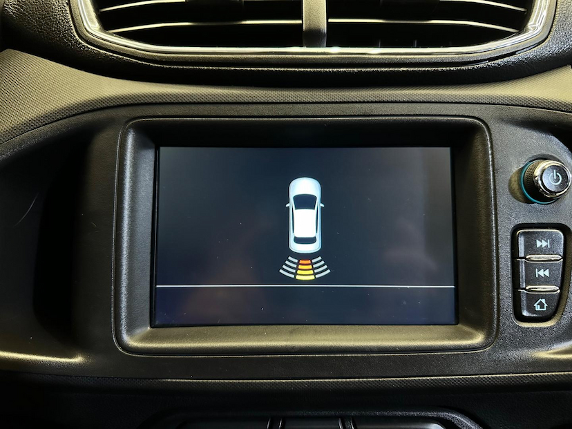 Foto do veículo CHEVROLET ONIX  1.4MT LTZ 2017 68.100 KM 62.900,00