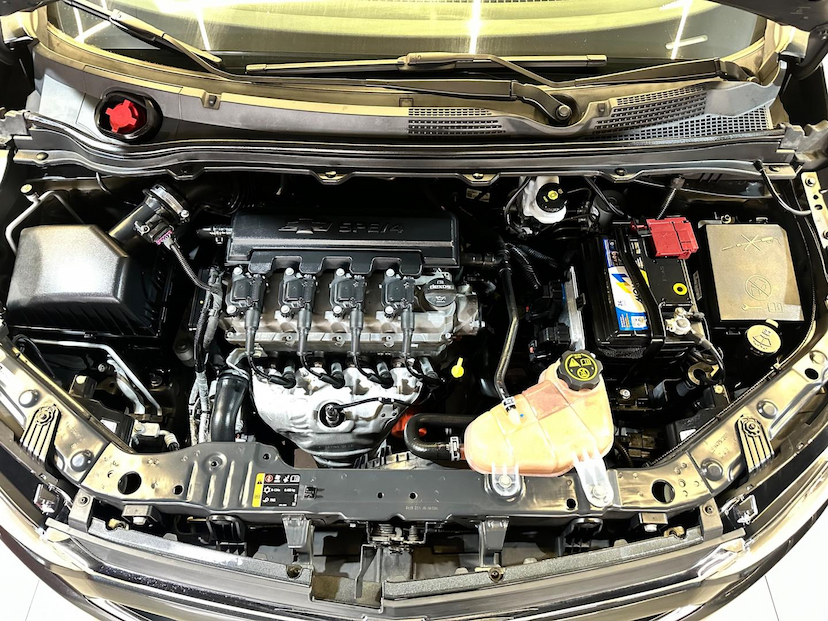 Foto do veículo CHEVROLET ONIX  1.4MT LTZ 2017 68.100 KM 62.900,00