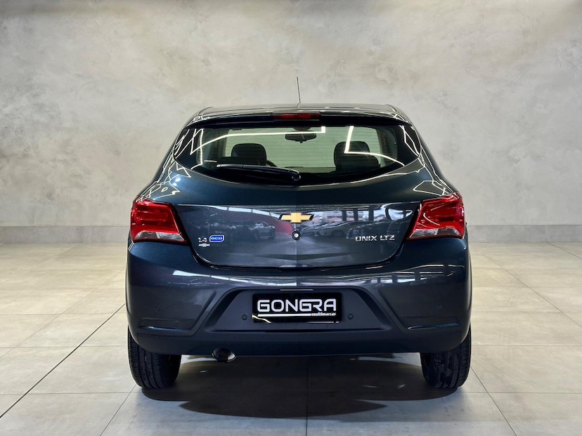 Foto do veículo CHEVROLET ONIX  1.4MT LTZ 2017 68.100 KM 62.900,00