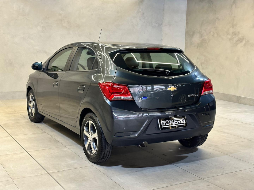 Foto do veículo CHEVROLET ONIX  1.4MT LTZ 2017 68.100 KM 62.900,00