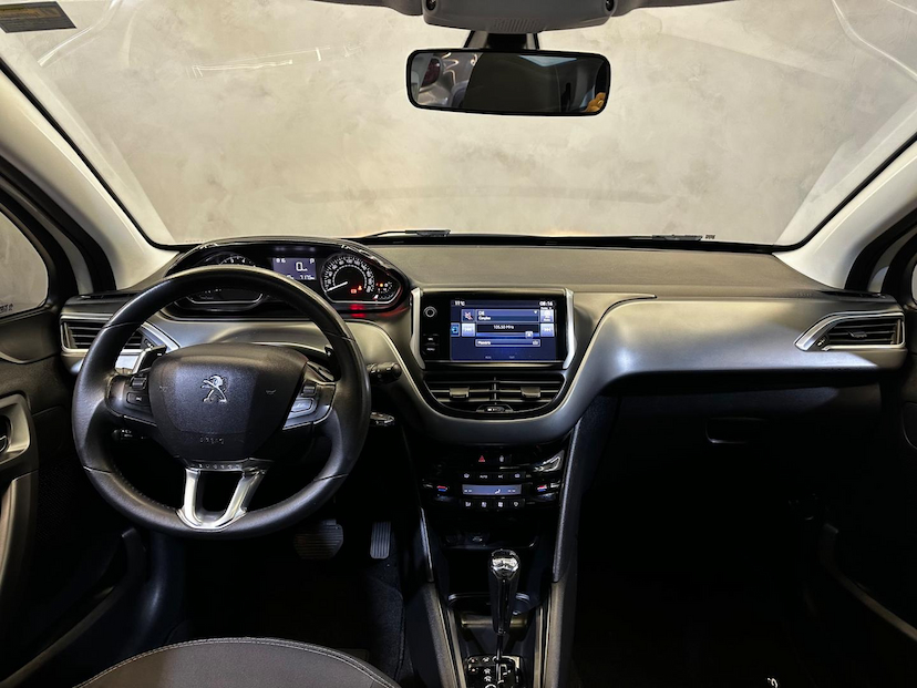 Foto do veículo PEUGEOT 208  GRIFFE 1.6 AUT 2016 64.150 KM 56.900,00