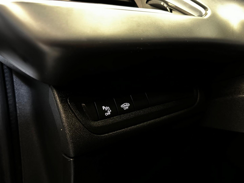 Foto do veículo PEUGEOT 208  GRIFFE 1.6 AUT 2016 64.150 KM 56.900,00