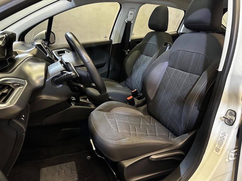 Foto do veículo PEUGEOT 208  GRIFFE 1.6 AUT 2016 64.150 KM 56.900,00