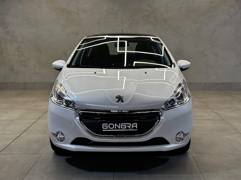 Foto do veículo PEUGEOT 208  GRIFFE 1.6 AUT 2016 64.150 KM 56.900,00