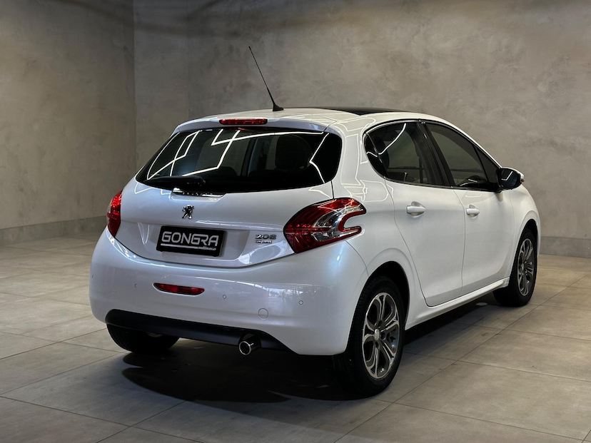Foto do veículo PEUGEOT 208  GRIFFE 1.6 AUT 2016 64.150 KM 56.900,00