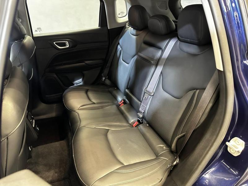 Foto do veículo JEEP COMPASS  LONG. T270 1.3 TB 4X2 FLEX AUT. 2022 28.160 KM 132.900,00