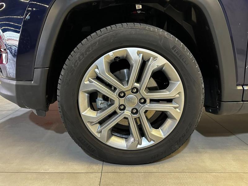 Foto do veículo JEEP COMPASS  LONG. T270 1.3 TB 4X2 FLEX AUT. 2022 28.160 KM 132.900,00