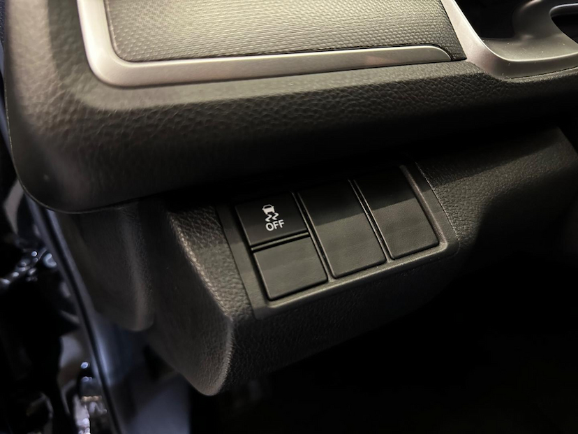 Foto do veículo HONDA CIVIC  2.0 16V FLEXONE  EX CVT 2019 66.727 KM 119.990,00