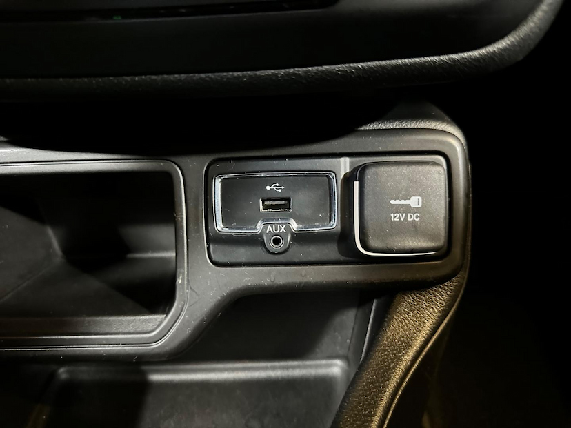 Foto do veículo JEEP RENEGADE  1.8 16V FLEX 4P 2019 77.182 KM 74.900,00