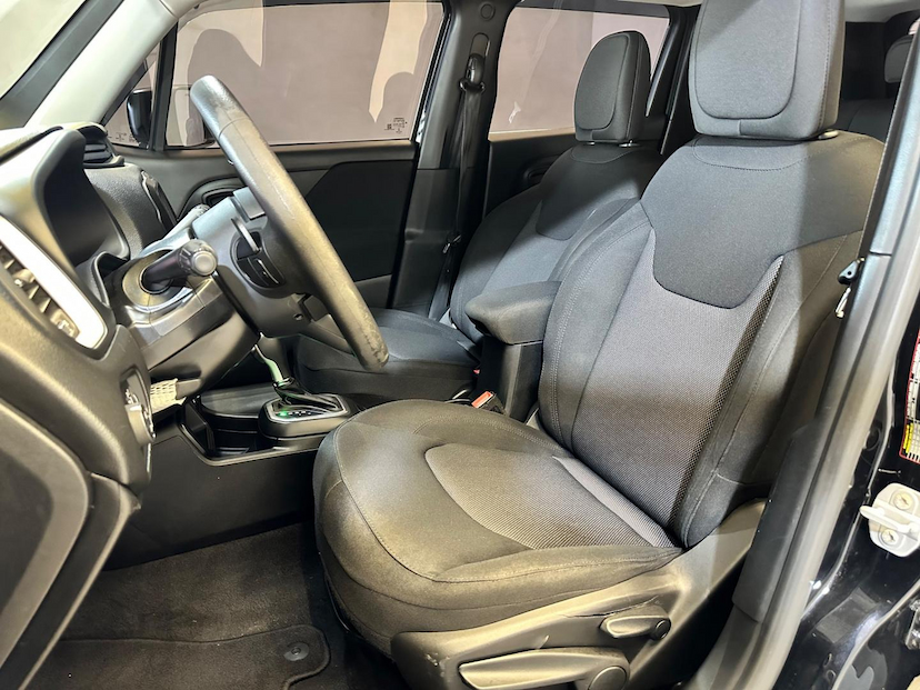 Foto do veículo JEEP RENEGADE  1.8 16V FLEX 4P 2019 77.182 KM 74.900,00