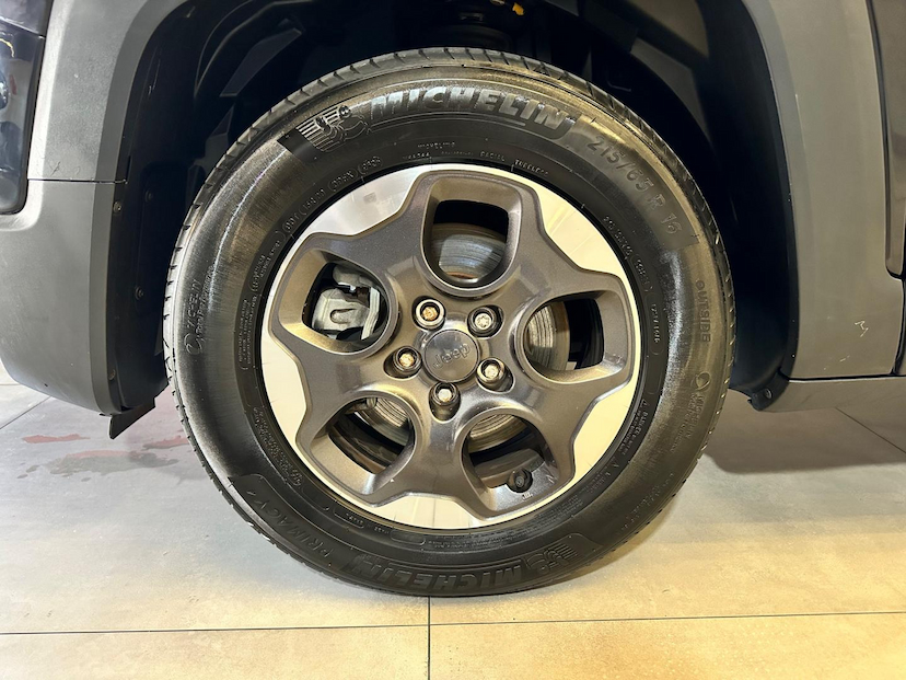 Foto do veículo JEEP RENEGADE  1.8 16V FLEX 4P 2019 77.182 KM 74.900,00