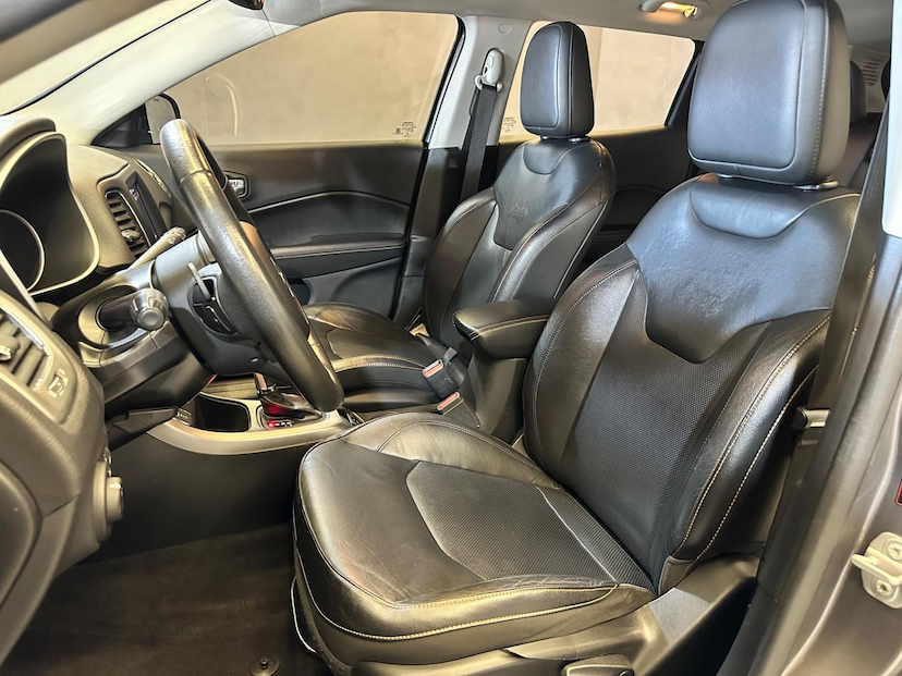 Foto do veículo JEEP COMPASS  LONGITUDE 2.0 4X2 FLEX 16V AUT 2019 77.000 KM 99.900,00