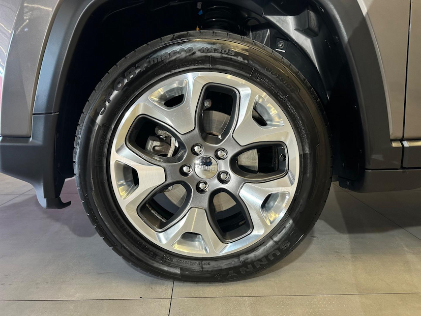 Foto do veículo JEEP COMPASS  LONGITUDE 2.0 4X2 FLEX 16V AUT 2019 77.000 KM 99.900,00