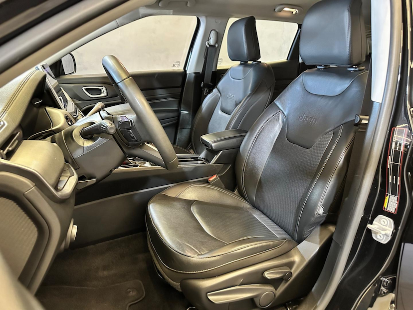 Foto do veículo JEEP COMPASS  LONG. T270 1.3 TB 4X2 FLEX AUT. 2023 20.201 KM 139.900,00