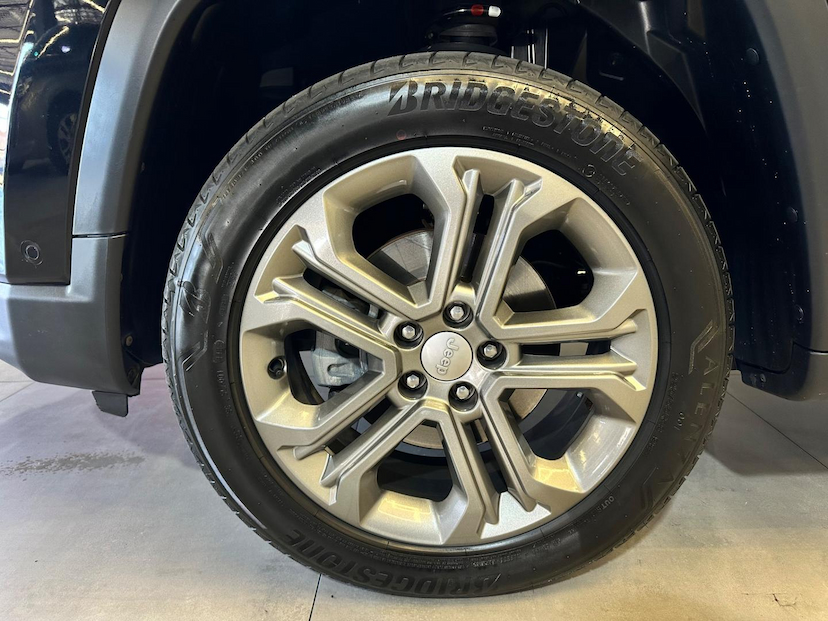 Foto do veículo JEEP COMPASS  LONG. T270 1.3 TB 4X2 FLEX AUT. 2023 20.201 KM 139.900,00