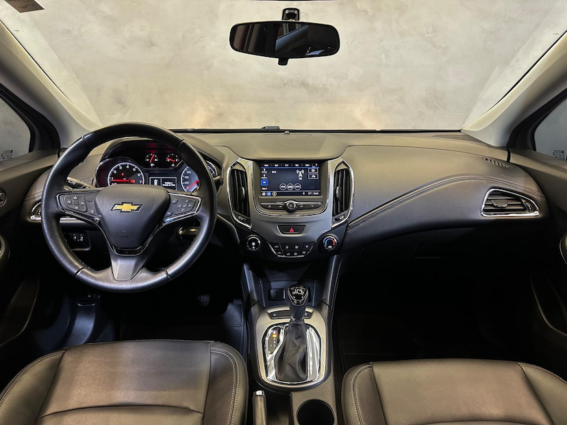 Foto do veículo CHEVROLET CRUZE  LT NB AT 2020 67.443 KM 99.900,00