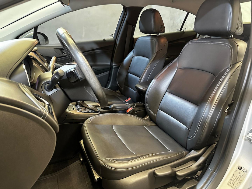 Foto do veículo CHEVROLET CRUZE  LT NB AT 2020 67.443 KM 99.900,00