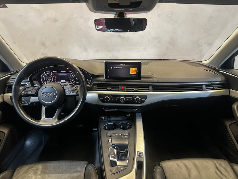 Foto do veículo AUDI A4  AMBIENTE 2.0 TURBO FSI AUT. 2018 75.645 KM 116.900,00