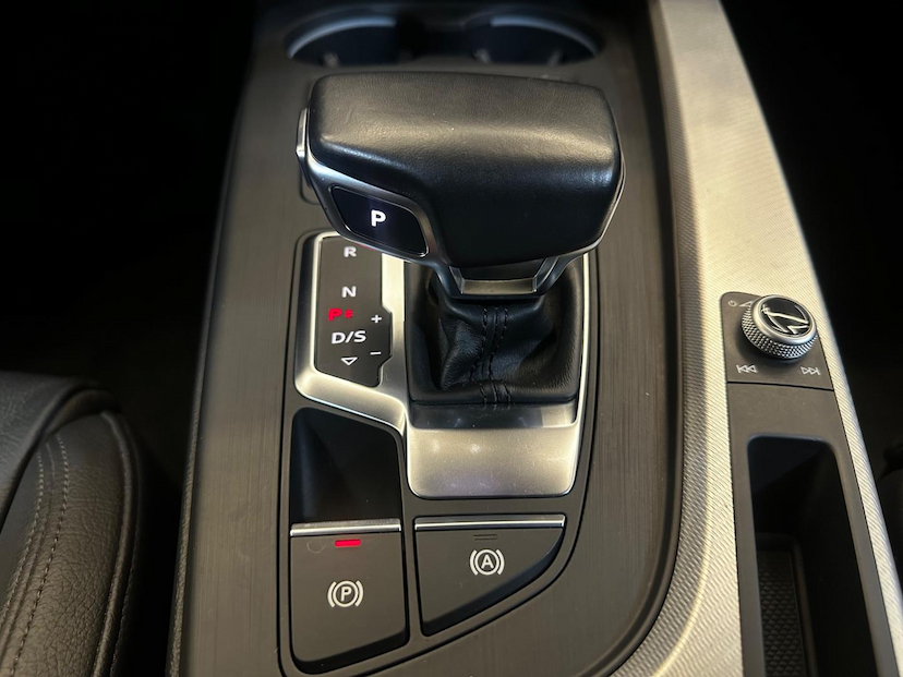 Foto do veículo AUDI A4  AMBIENTE 2.0 TURBO FSI AUT. 2018 75.645 KM 116.900,00