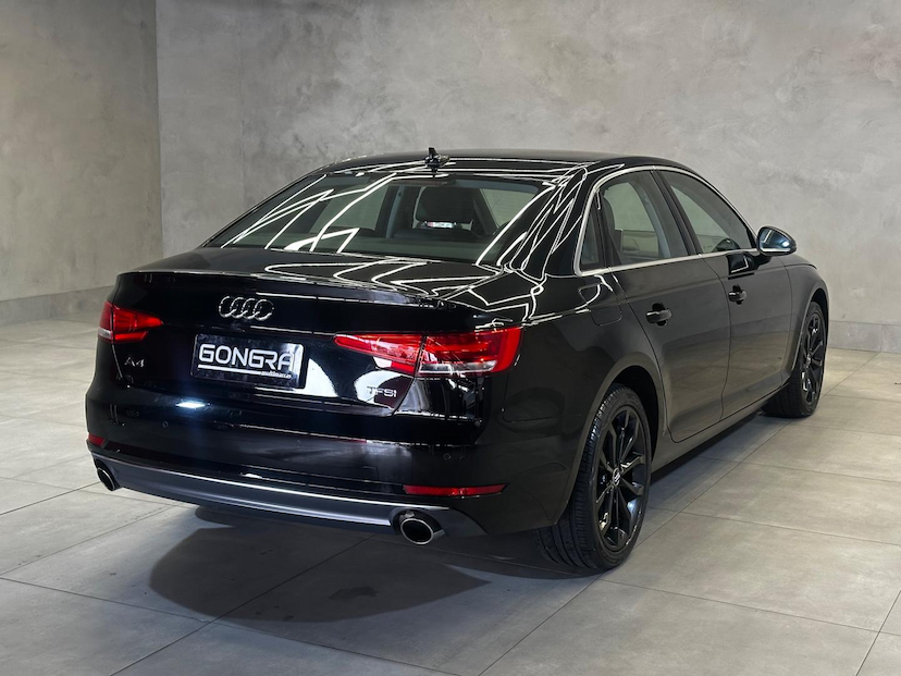 Foto do veículo AUDI A4  AMBIENTE 2.0 TURBO FSI AUT. 2018 75.645 KM 116.900,00