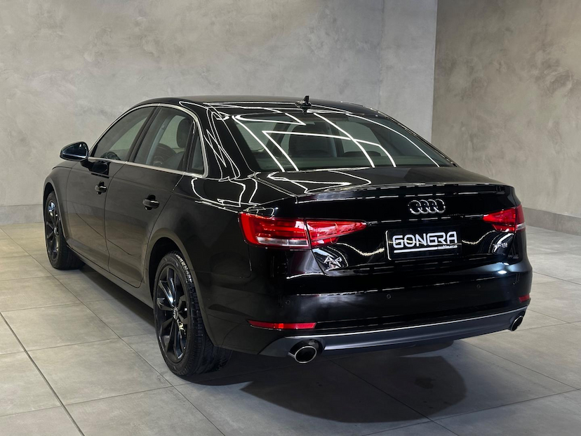 Foto do veículo AUDI A4  AMBIENTE 2.0 TURBO FSI AUT. 2018 75.645 KM 116.900,00
