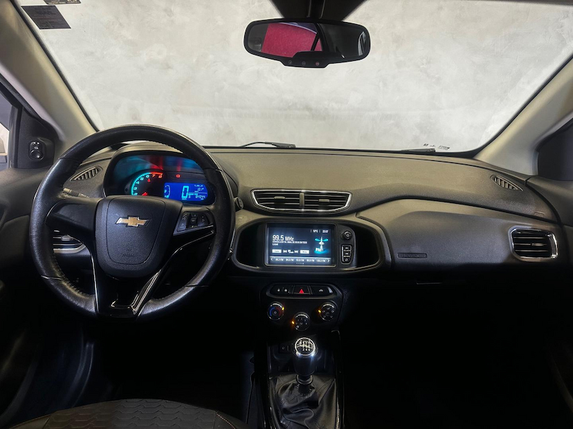 Foto do veículo CHEVROLET ONIX  1. 4MT LTZ 2018 84.500 KM 64.900,00