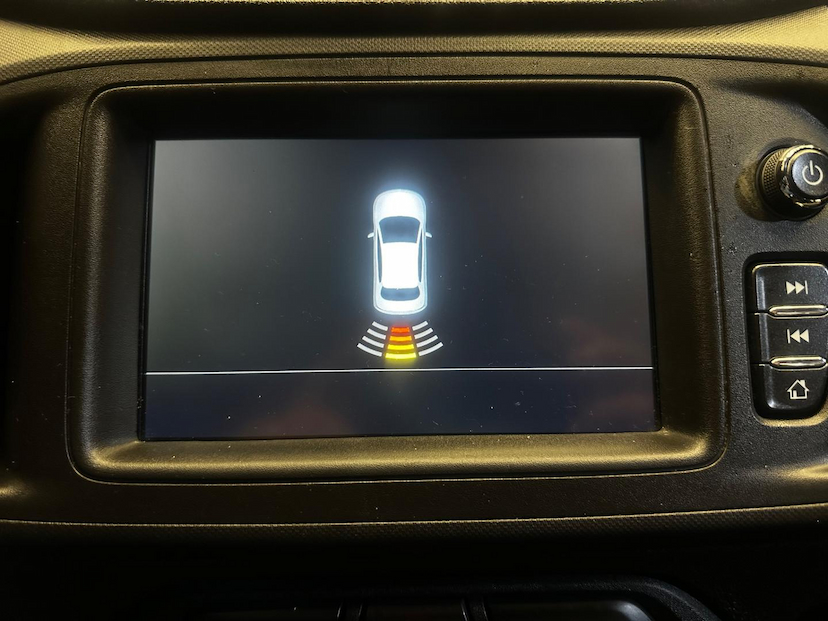 Foto do veículo CHEVROLET ONIX  1. 4MT LTZ 2018 84.500 KM 64.900,00
