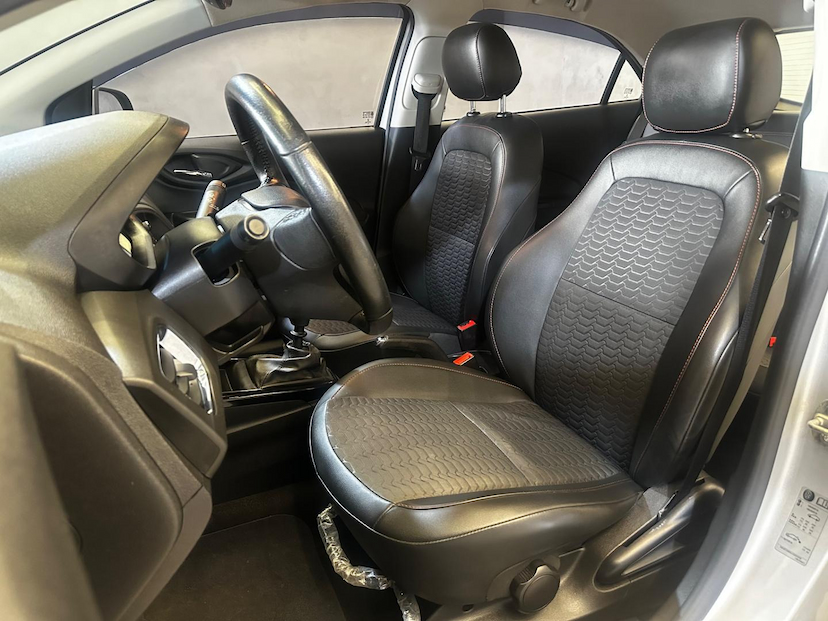 Foto do veículo CHEVROLET ONIX  1. 4MT LTZ 2018 84.500 KM 64.900,00
