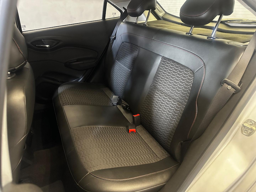 Foto do veículo CHEVROLET ONIX  1. 4MT LTZ 2018 84.500 KM 64.900,00
