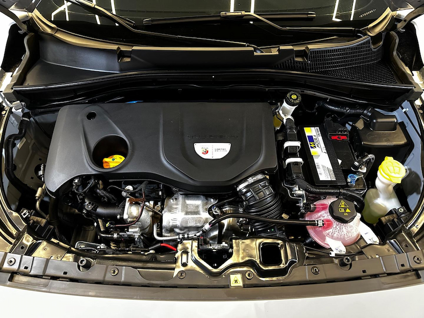 Foto do veículo FIAT FASTBACK  LIMITED EDITION 2025 12.869 KM 138.900,00