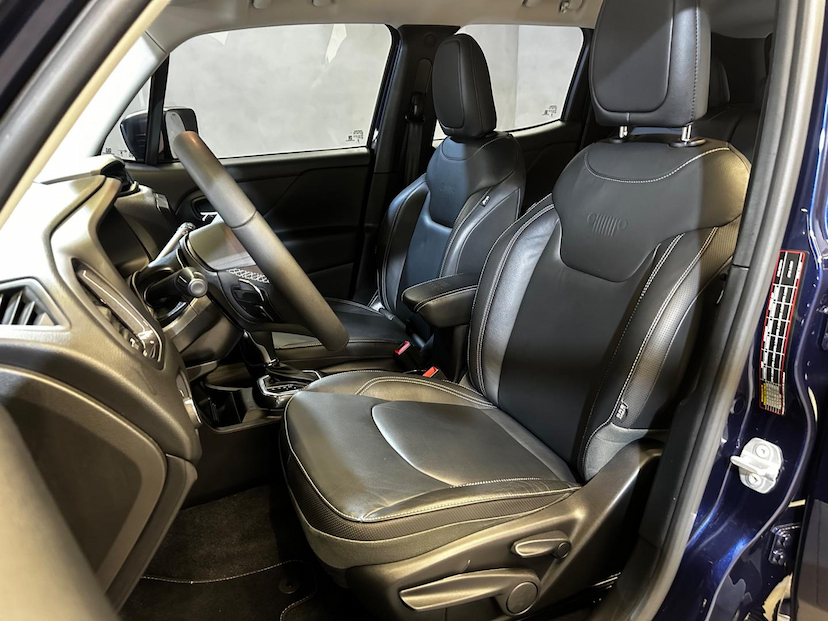 Foto do veículo JEEP RENEGADE  LONGITUDE T270 1.3 TB 4X2 FLEX AUT 2023 24.079 KM 112.900,00