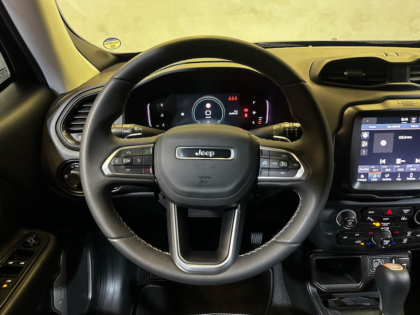 Foto do veículo JEEP RENEGADE  LONGITUDE T270 1.3 TB 4X2 FLEX AUT 2023 24.079 KM 112.900,00