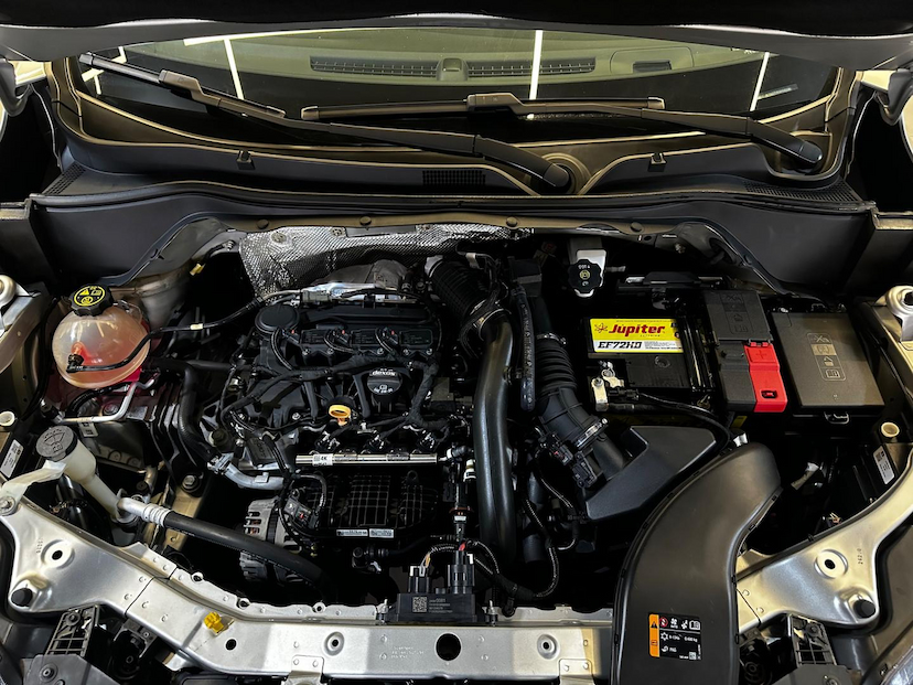 Foto do veículo CHEVROLET TRACKER  PREMIER 1.2 TURBO 12V FLEX AUT 2021 88.200 KM 103.900,00
