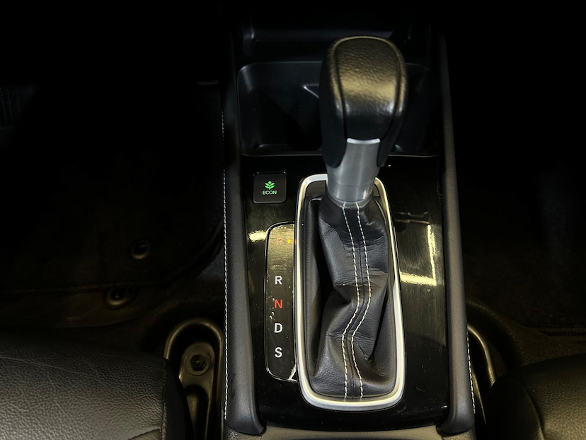 Foto do veículo HONDA CITY  HATCH TOURING 2022 62.608 KM 102.900,00