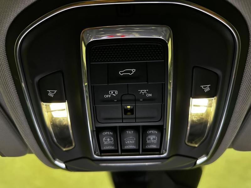 Foto do veículo JEEP CHEROKEE GRAND  4XE 2.0 T. AUT. (HIBRIDO) 2023 9.837 KM 419.900,00