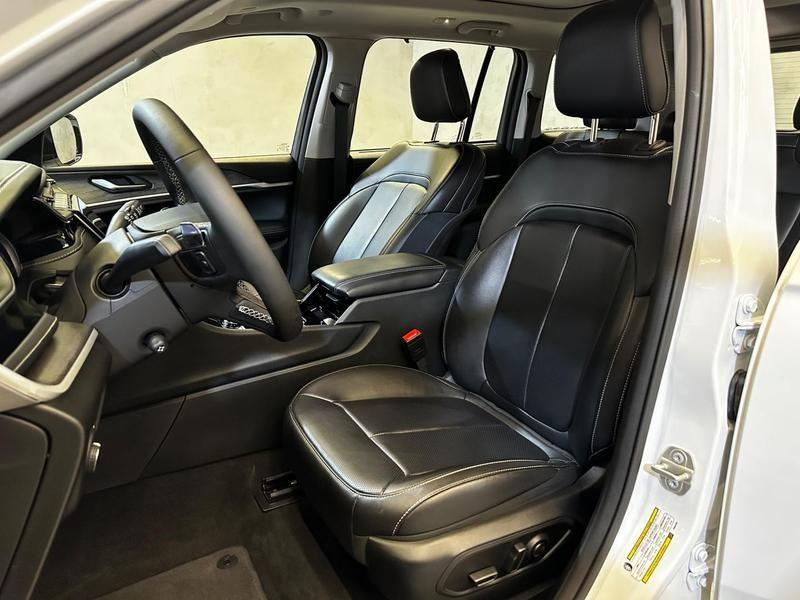 Foto do veículo JEEP CHEROKEE GRAND  4XE 2.0 T. AUT. (HIBRIDO) 2023 9.837 KM 419.900,00