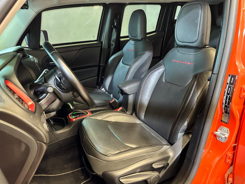 Foto do veículo JEEP RENEGADE  TRAILHAWK 2.0 4X4 ATD DIESEL AUT 2018 37.302 KM 106.900,00