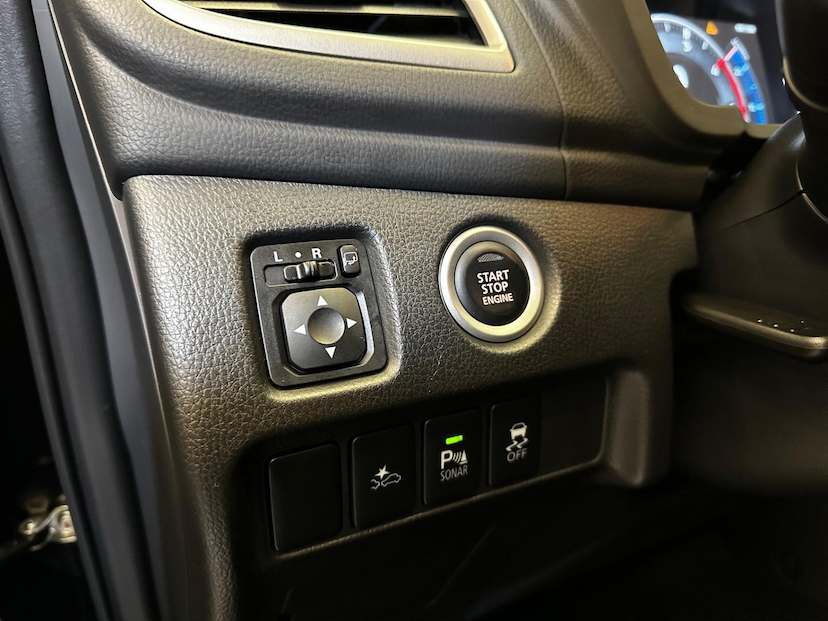 Foto do veículo MITSUBISHI PAJERO SPORT  HPE-S 2.4 4X4 DIESEL AUT. 2024 30.449 KM 329.900,00