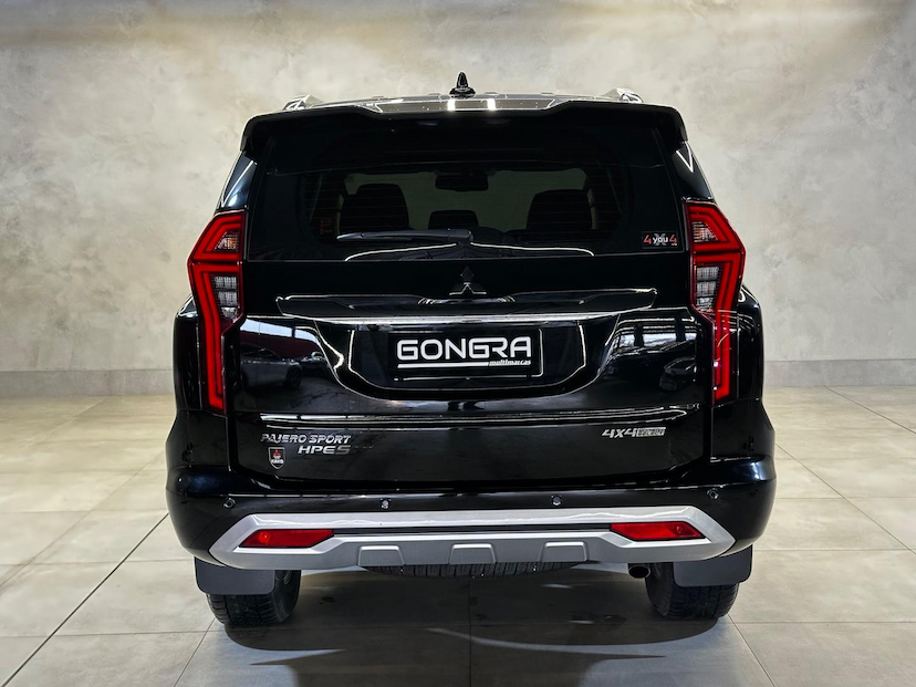Foto do veículo MITSUBISHI PAJERO SPORT  HPE-S 2.4 4X4 DIESEL AUT. 2024 30.449 KM 329.900,00