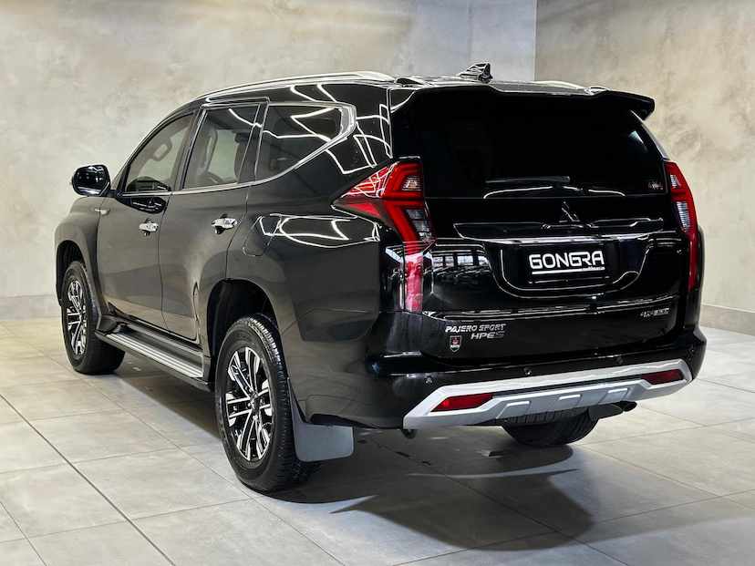 Foto do veículo MITSUBISHI PAJERO SPORT  HPE-S 2.4 4X4 DIESEL AUT. 2024 30.449 KM 329.900,00