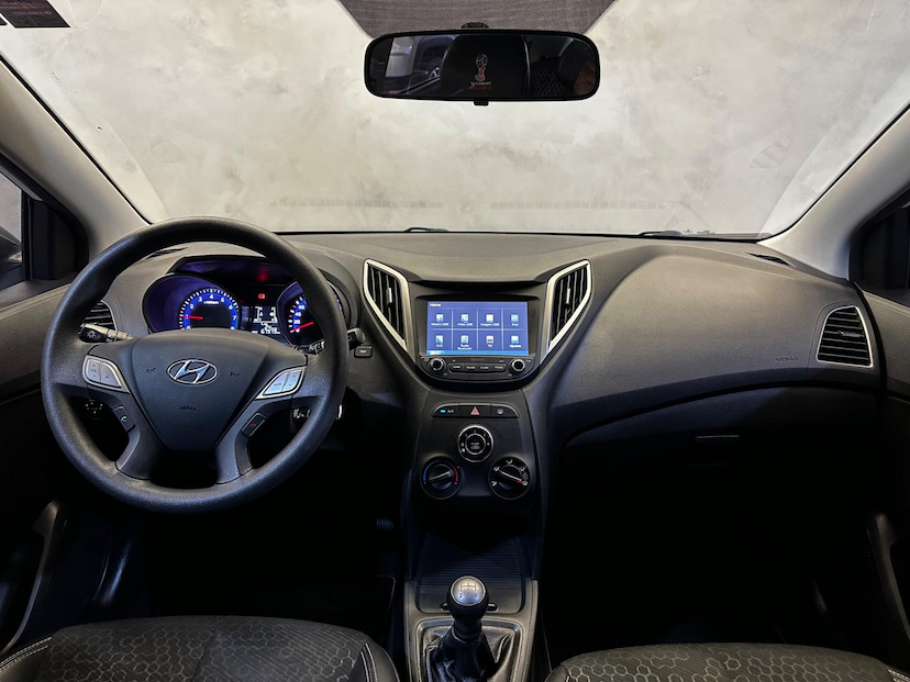 Foto do veículo HYUNDAI HB20  COPA DO MUNDO 1.0 2019 67.909 KM 59.900,00