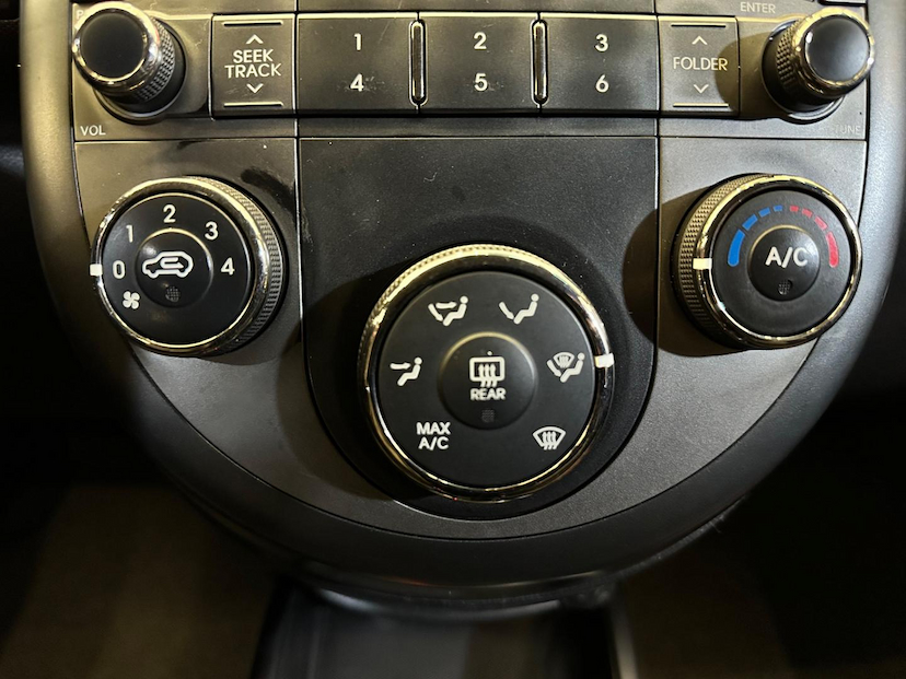 Foto do veículo KIA SOUL KIA  EX 1.6 FF AT 2012 121.063 KM 46.900,00