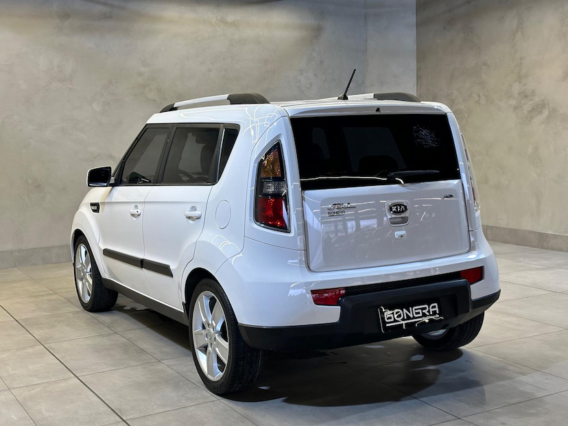 Foto do veículo KIA SOUL KIA  EX 1.6 FF AT 2012 121.063 KM 46.900,00