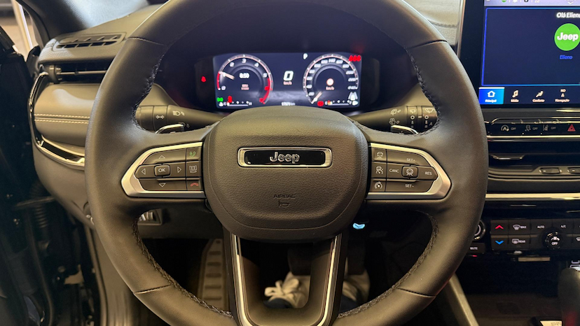 Foto do veículo JEEP COMPASS  BLACKHAWK 2025 17.806 KM 214.900,00