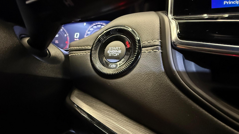 Foto do veículo JEEP COMPASS  BLACKHAWK 2025 17.806 KM 214.900,00